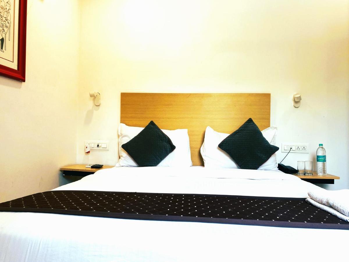 Qotel Hotel Ip Residency East Delhi Preet Vihar Ню Делхи Екстериор снимка