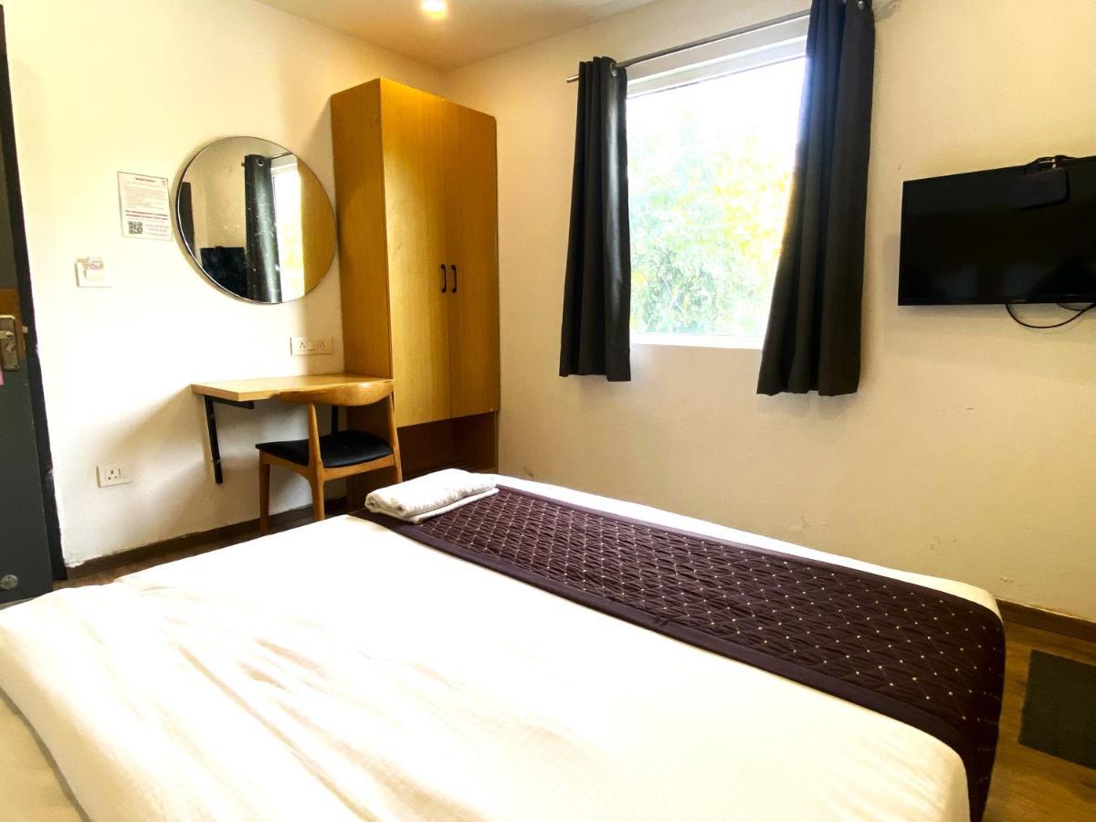 Qotel Hotel Ip Residency East Delhi Preet Vihar Ню Делхи Екстериор снимка