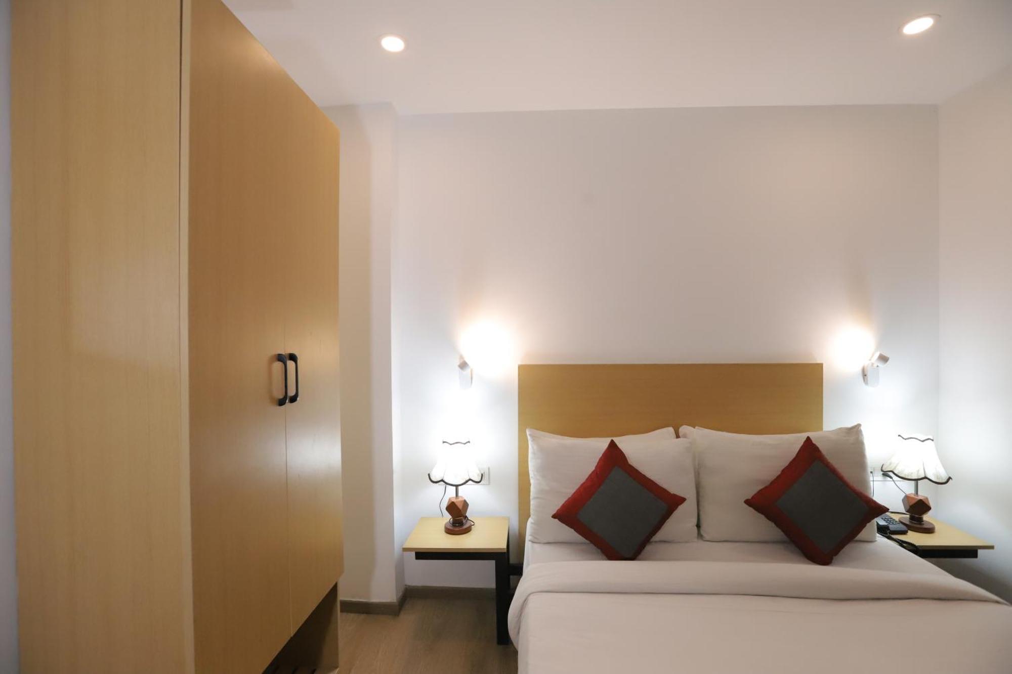 Qotel Hotel Ip Residency East Delhi Preet Vihar Ню Делхи Екстериор снимка